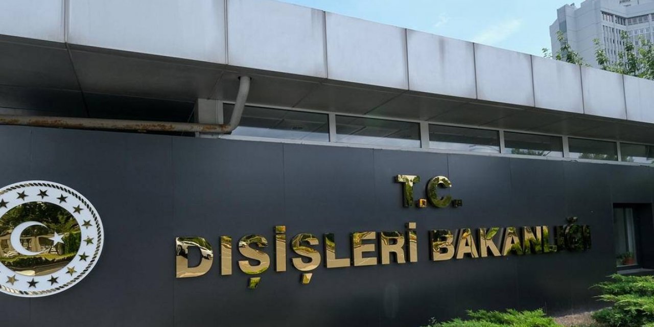 Dışişleri Bakanlığı personeli siyah kıyafet giyip iş bırakıyor