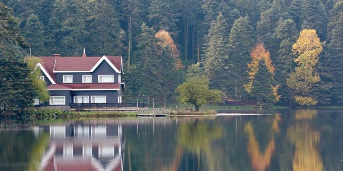 Gölcük Tabiat Parkı, Misafirlerini Sonbahar Renkleriyle Karşılıyor