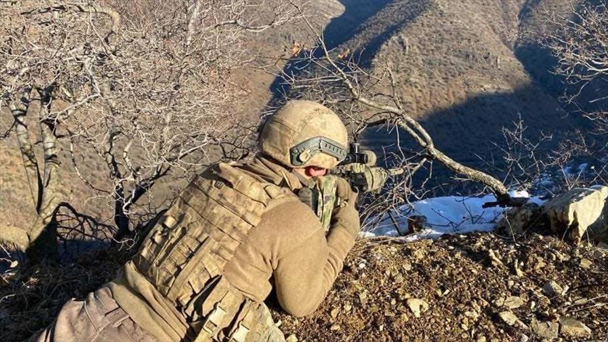 Körkandil Dağı Bölgesinde 2 Terörist Etkisiz Hale Getirildi