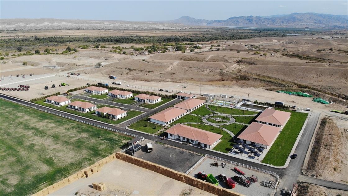 Türk Ve Azerbaycanlı Yatırımcıların Zengilan'daki Örnek Projesi Dost Agropark