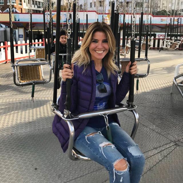 Saçlarını kısacık kestiren Gülben Ergen, yeni görüntüsüyle beğeni topladı