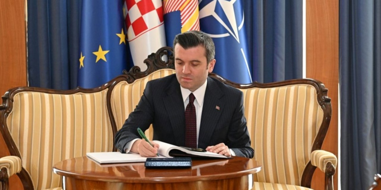 Türkiye'nin Zagreb Büyükelçisi Kıran, Güven Mektubunu Hırvatistan Cumhurbaşkanı'na Sundu