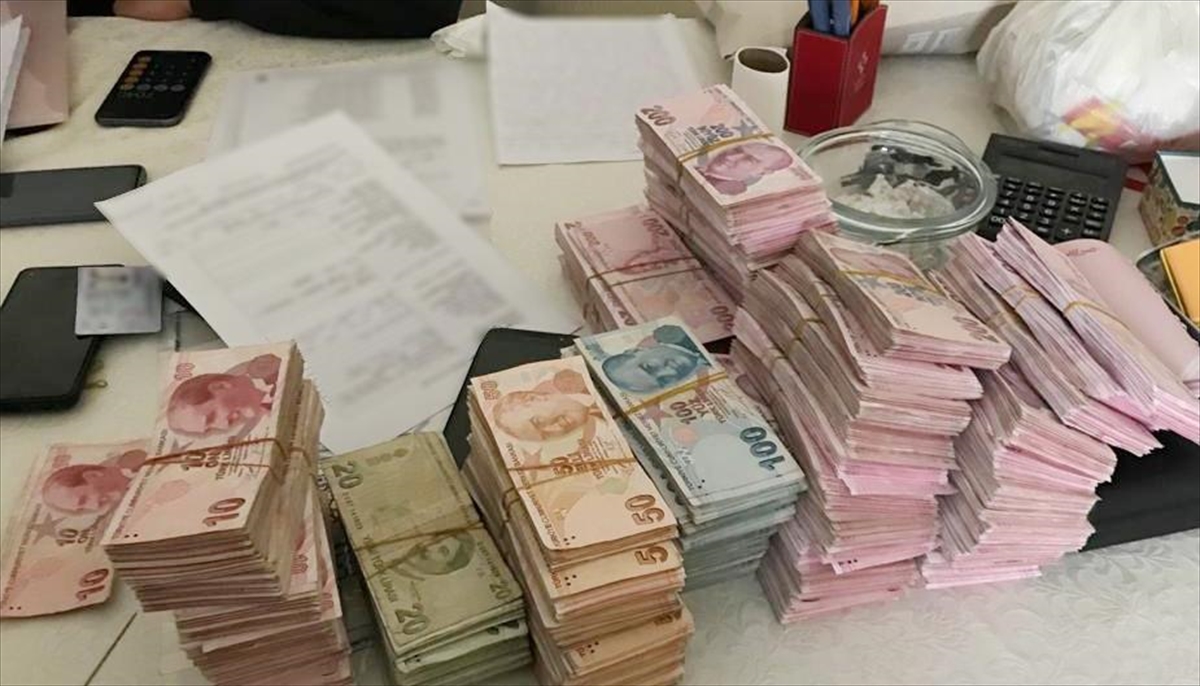 Fetö'ye Yönelik Operasyonda Yakalanan 46 Şüpheli Adliyeye Sevk Edildi