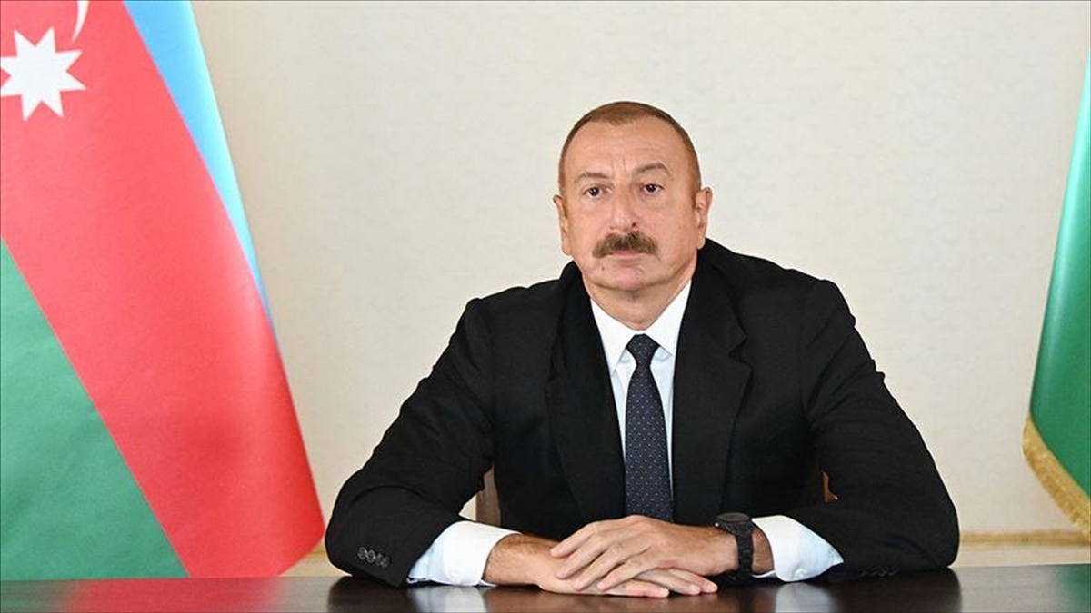 Aliyev'den "Kaderin Hükmüyle Devletlerinden Ayrı Düşen" Azerbaycanlılara Mesaj