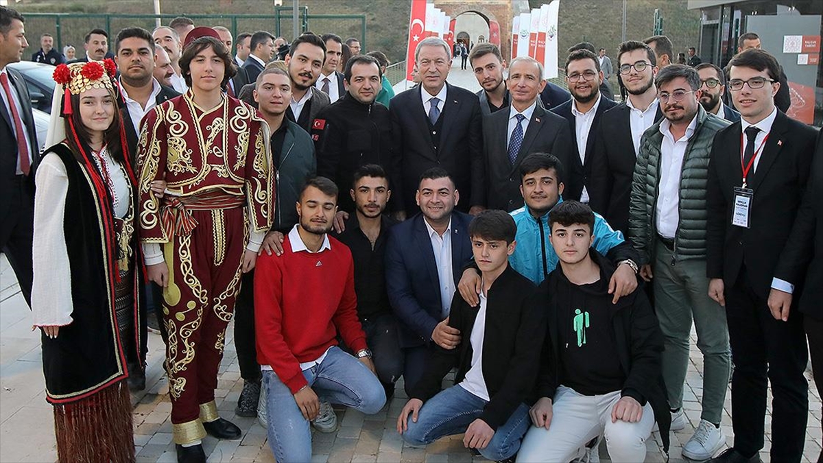 Milli Savunma Bakanı Akar'dan Yerli Ve Milli Savunma Sanayi Vurgusu