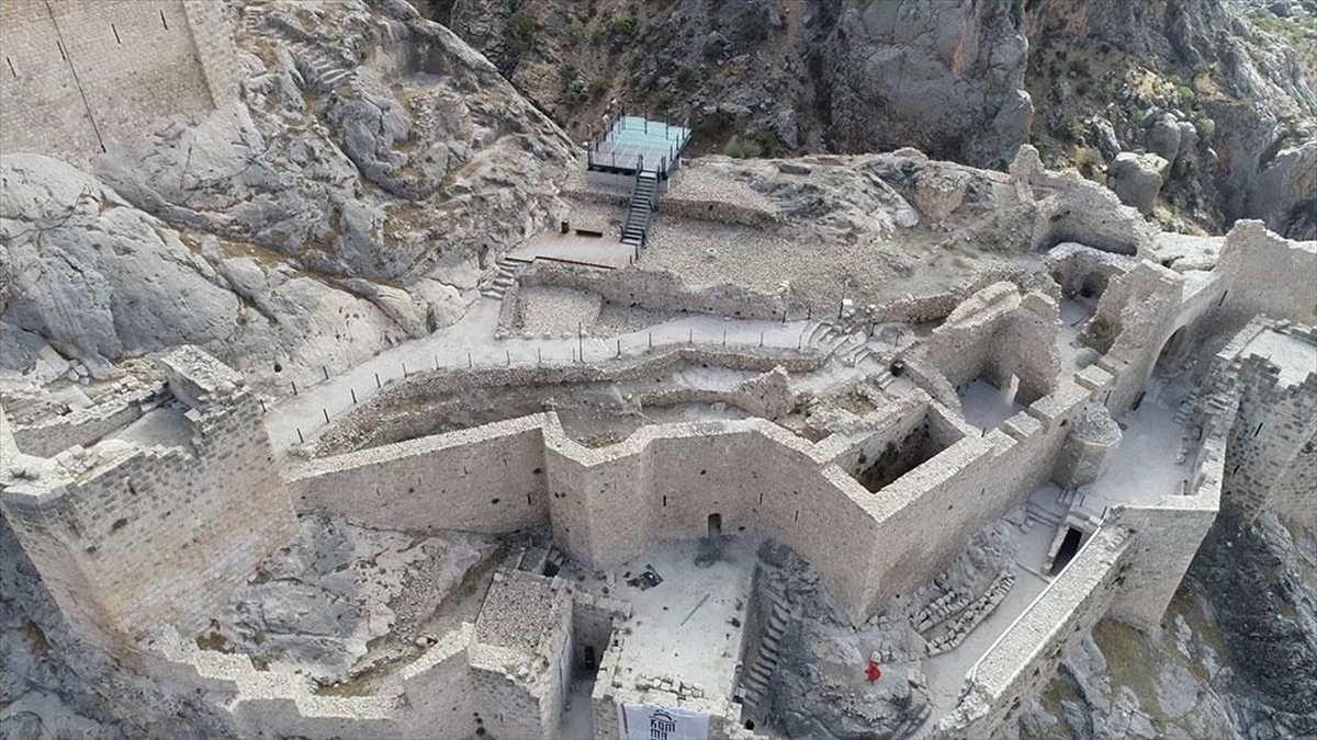 Kahta Kalesi 2 Ayda 10 Bin Ziyaretçiyi Ağırladı