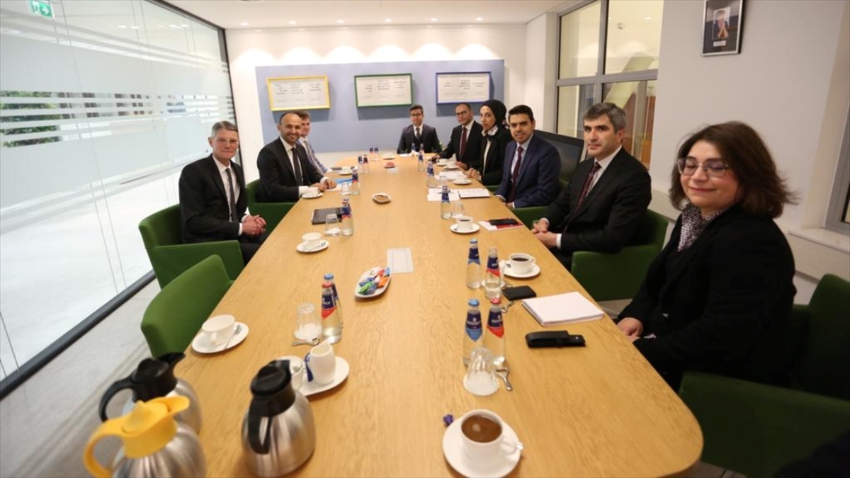 YTB Başkanı Eren, Hollanda'da Temaslarda Bulundu