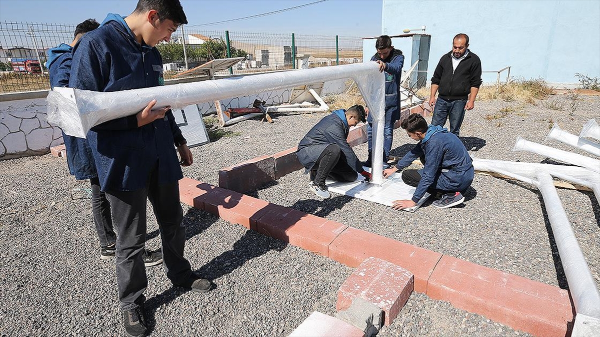 Meslek Lisesi Öğrencileri Okulların İhtiyacı İçin Basketbol Potası Üretiyor