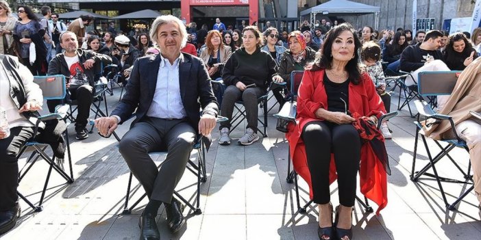 Türkan Şoray, Hayranlarıyla "selvi Boylum Al Yazmalım" Filmini İzledi
