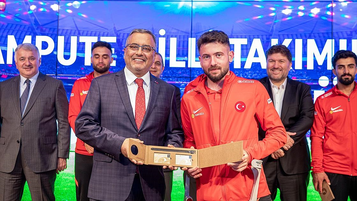 Thy Yönetimi Dünya Şampiyonu Olan Ampute Futbol Milli Takımı'nı Ağırladı