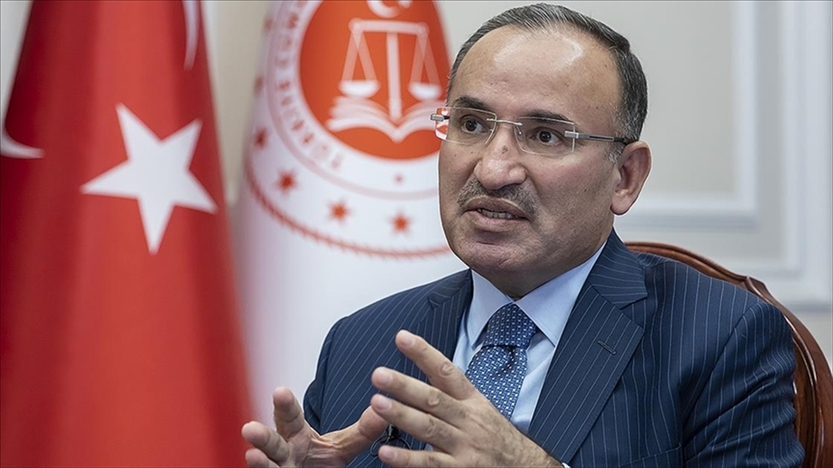 Adalet Bakanı Bozdağ: Hem Başı Açık, Hem Başı Örtülü Olan Herkes İçin Anayasal Teminat Getiriyoruz