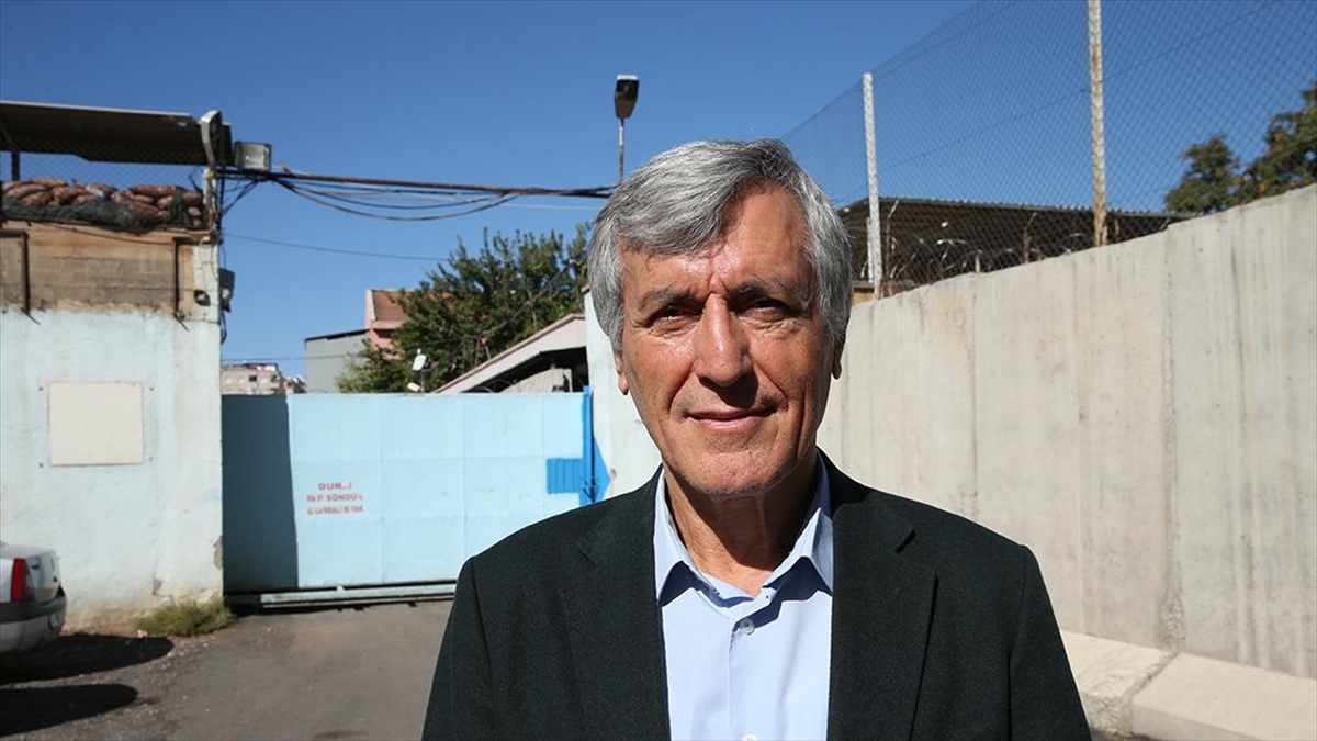 Müzeye Dönüştürülecek Diyarbakır Cezaevinin Tabelası 42 Yıl Sonra İndirildi