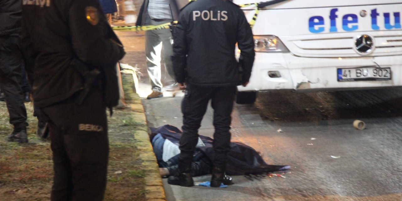 Kocaeli'de yolcu otobüsüyle motosiklet çarpıştı: 1 ölü