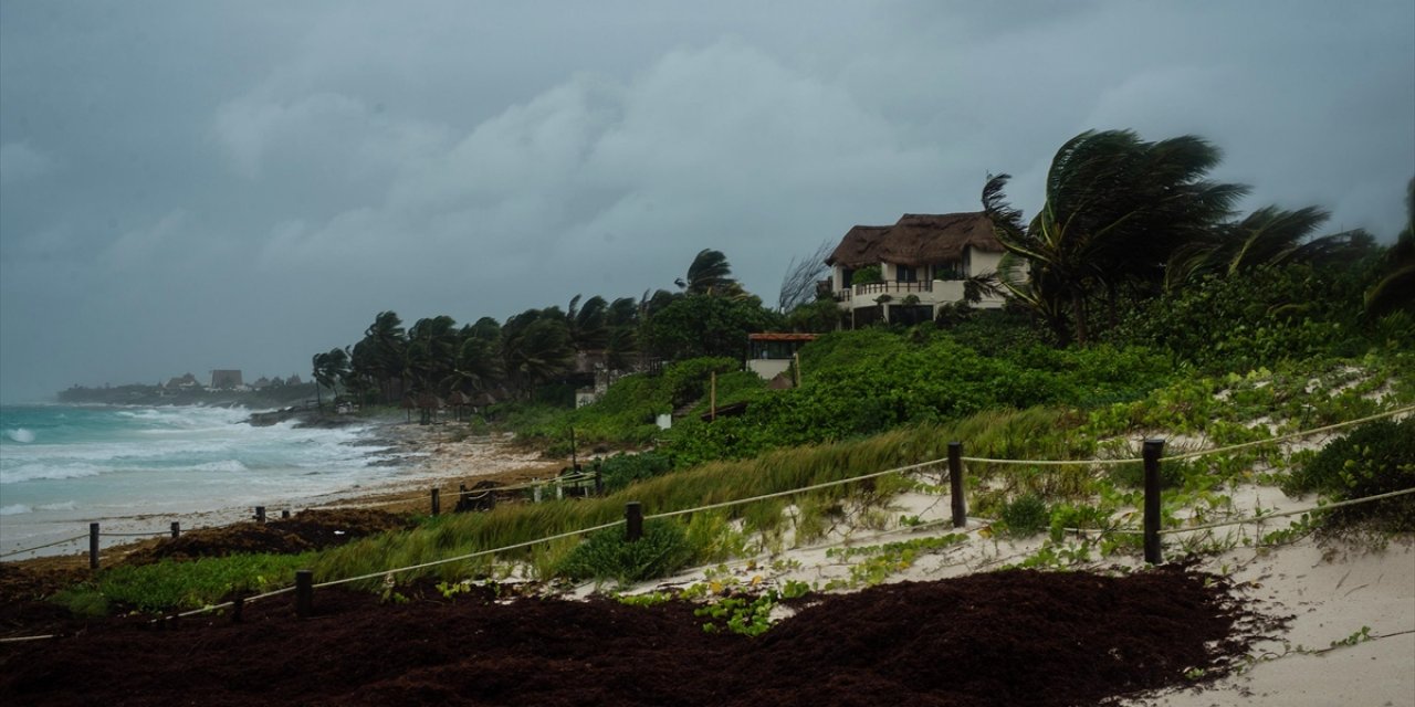 Roslyn Kasırgası Kategori 3 Seviyesinde Meksika'yı Vurdu