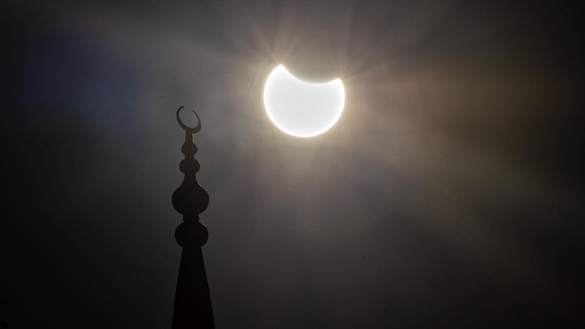 Parçalı Güneş Tutulması Türkiye'den Gözlemlendi