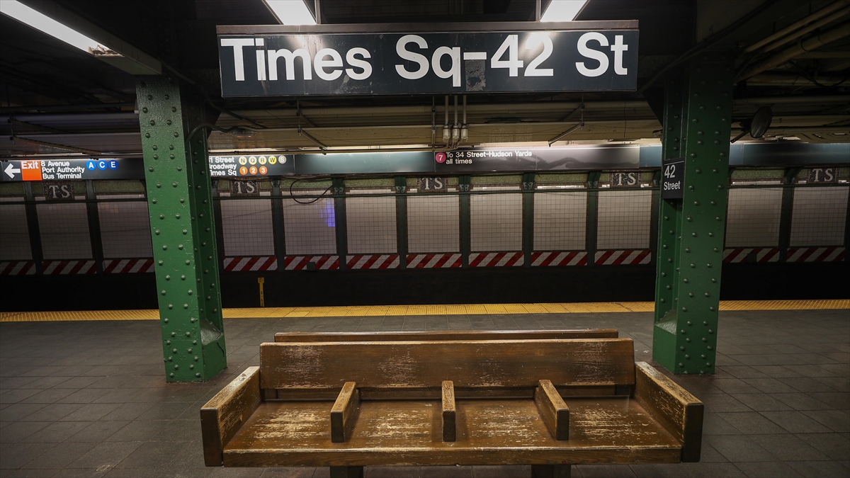 New York Metrosunda Artan Suç Oranları Nedeniyle Güvenlik Önlemleri Artırıldı