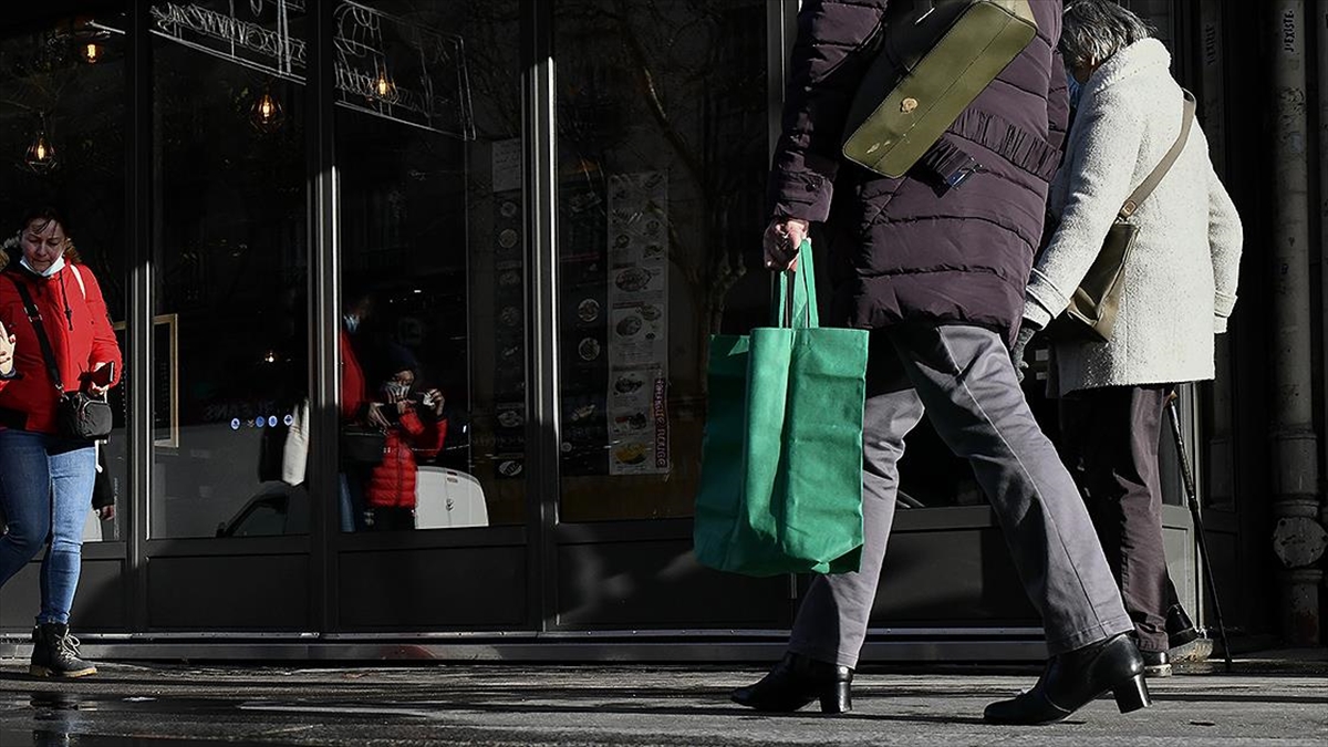 Fransa Hükümet Sözcüsü: Çoğu Vatandaşımız Tüketim Alışkanlıklarını Değiştirmek Zorunda Kaldı