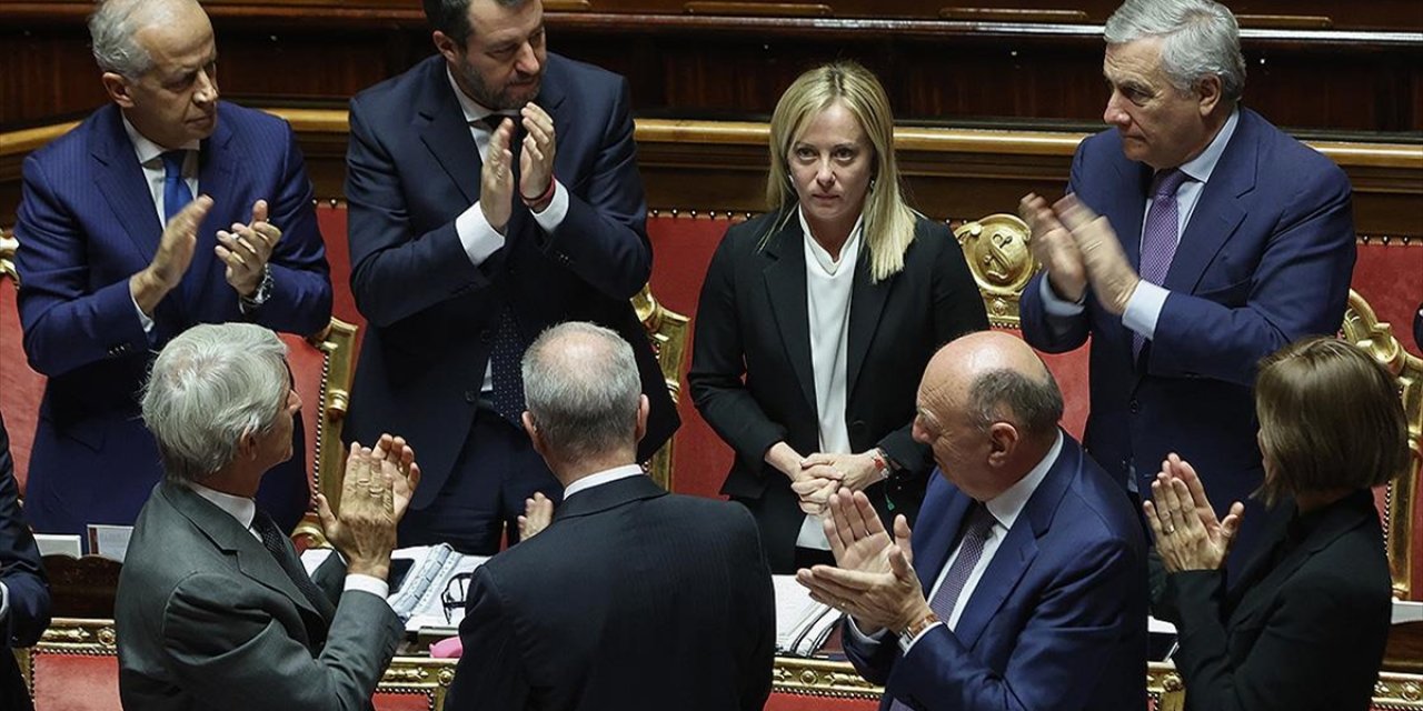 İtalya'da Meloni Liderliğindeki Sağ Koalisyon Hükümeti Senato'dan Da Güvenoyu Aldı