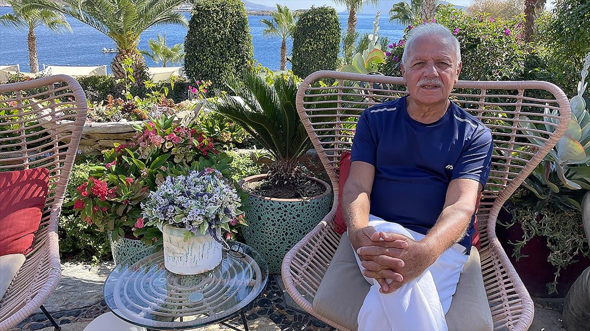 Türk Halk Müziği Sanatçısı 80 Yaşındaki Recep Kaymak, Sanatla Geçen Yıllarını Anlattı