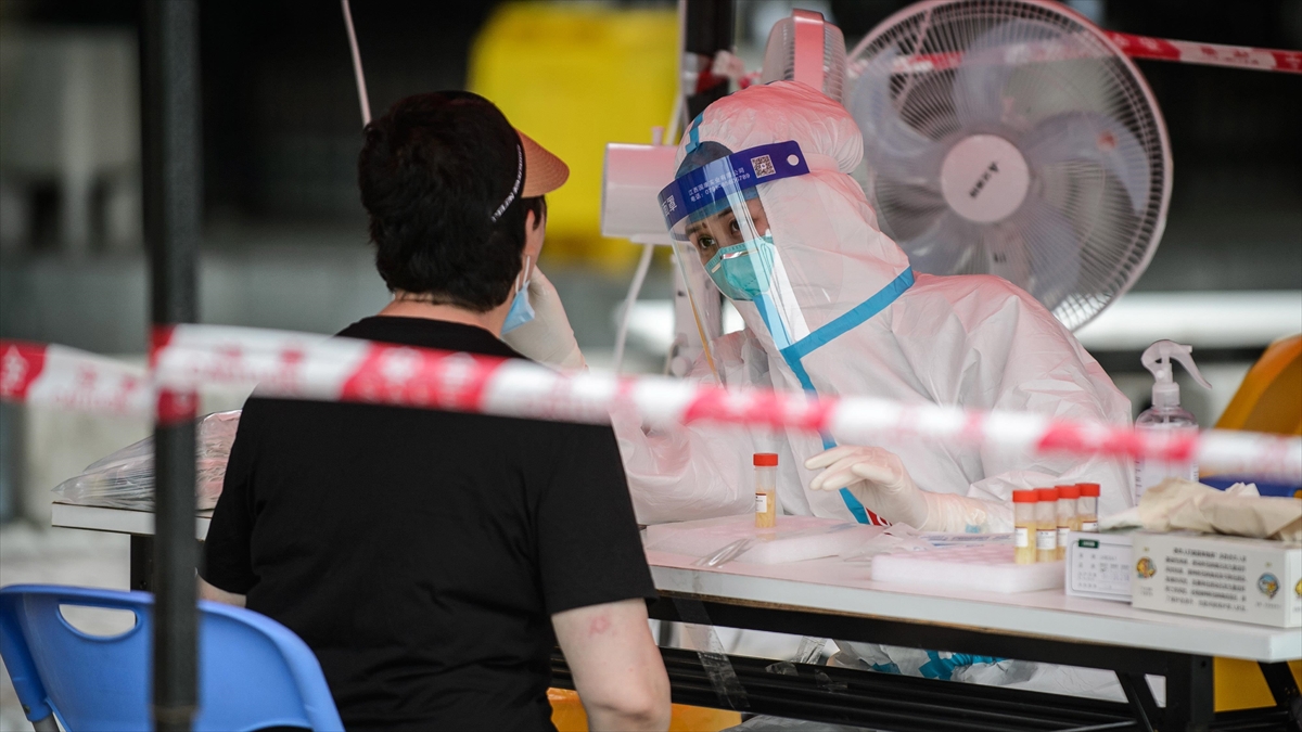 Çin'de İphone Üreten Fabrikada Kovid-19 Nedeniyle Yaklaşık 300 Bin İşçi Karantinada