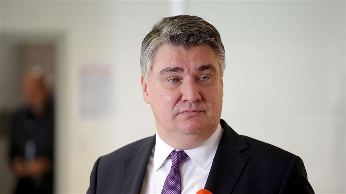 Milanovic, Srebrenitsa Soykırımını İnkar Eden Söylemlerini Yineledi