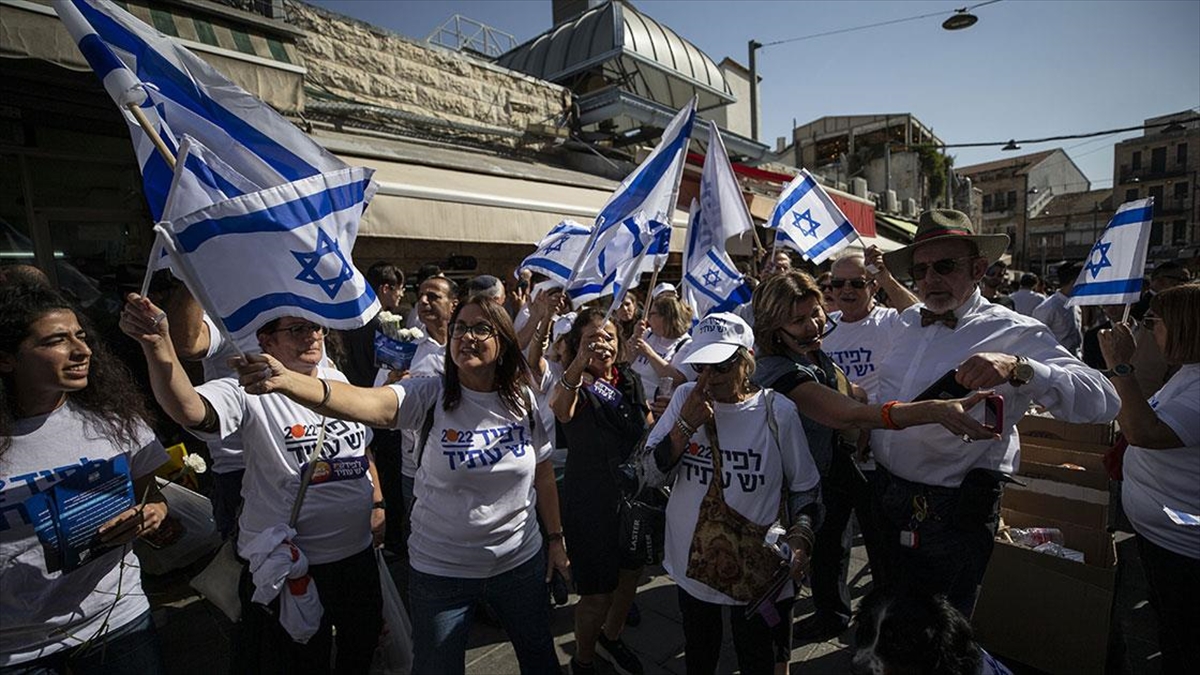 İsrail'de Anket Sonuçlarına Göre Hiçbir İttifak Seçimlerde Meclis Çoğunluğunu Sağlayamıyor