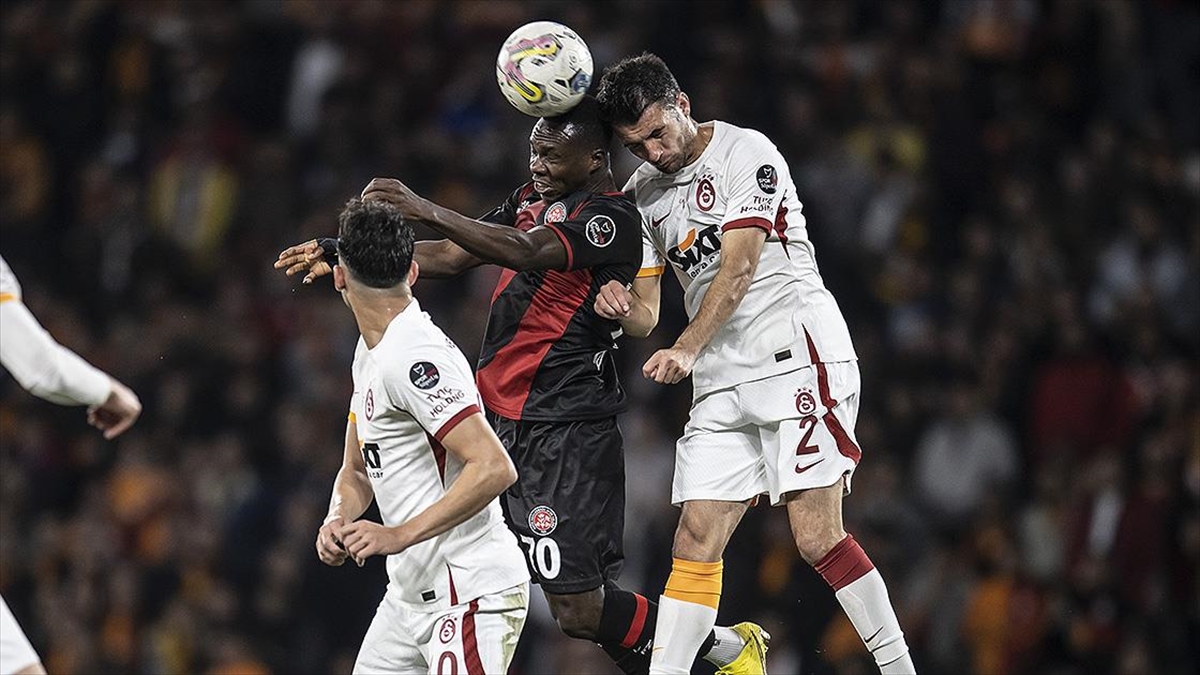 Galatasaray Deplasmanda 2 Golle Kazandı