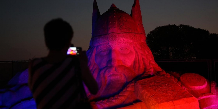 Kum Heykel Festivali Rekora Gidiyor