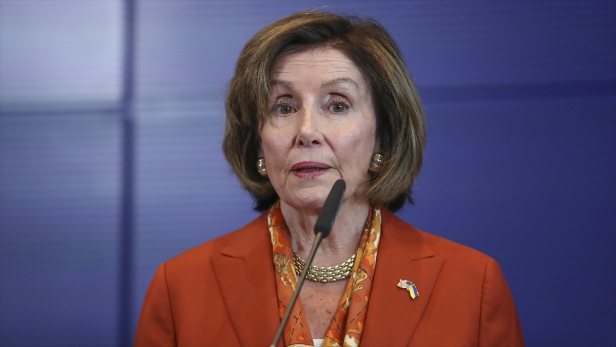 Pelosi, Kocasına Yönelik Saldırı Üzerine İncil'den Ayetle Mesaj Verdi
