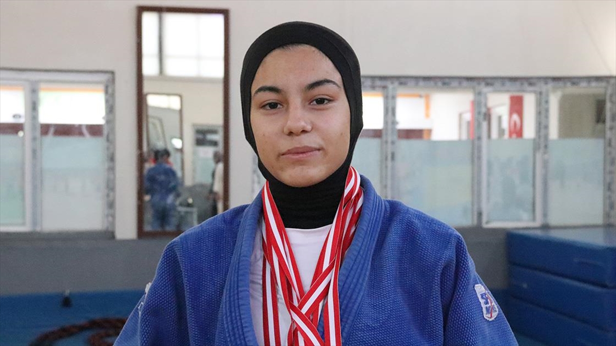 Avrupa Şampiyonu Rabia'nın Gözü Dünya Şampiyonluğunda