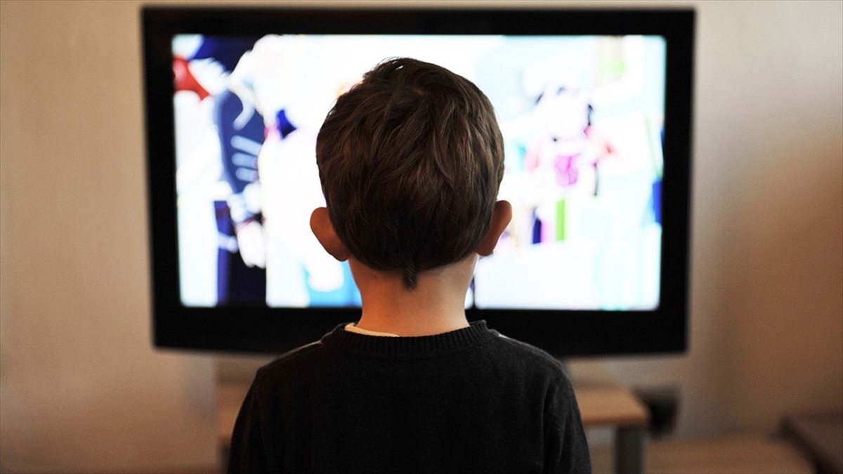 Yatmadan Önce Yapılan 'Led Diyeti' Uykunun Kalitesini Artırıyor