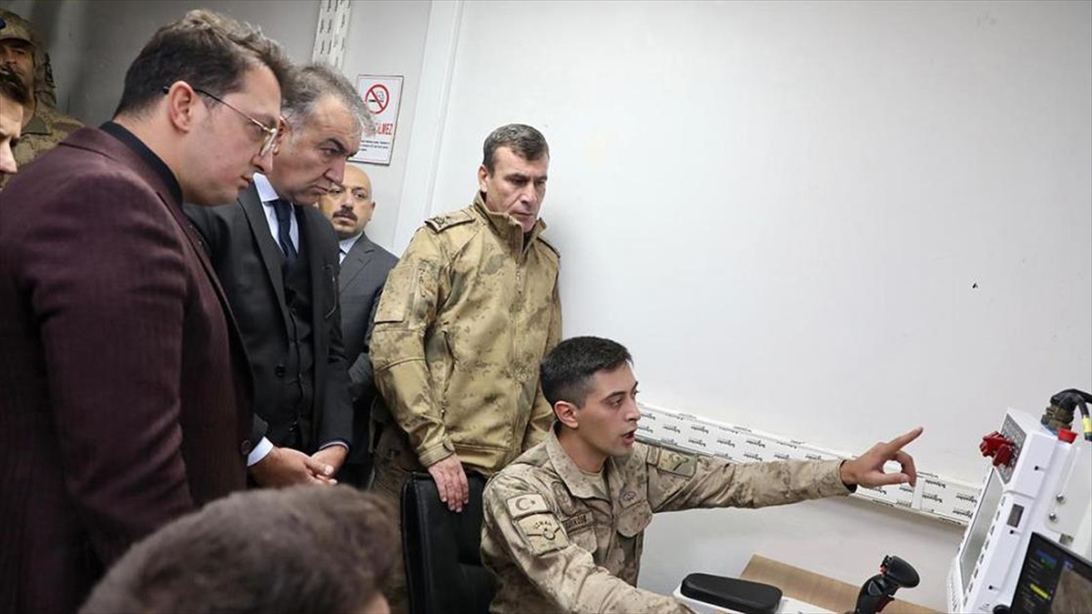 Bitlis'te 2050 Rakımlı Üs Bölgesinde Asayiş Toplantısı Yapıldı