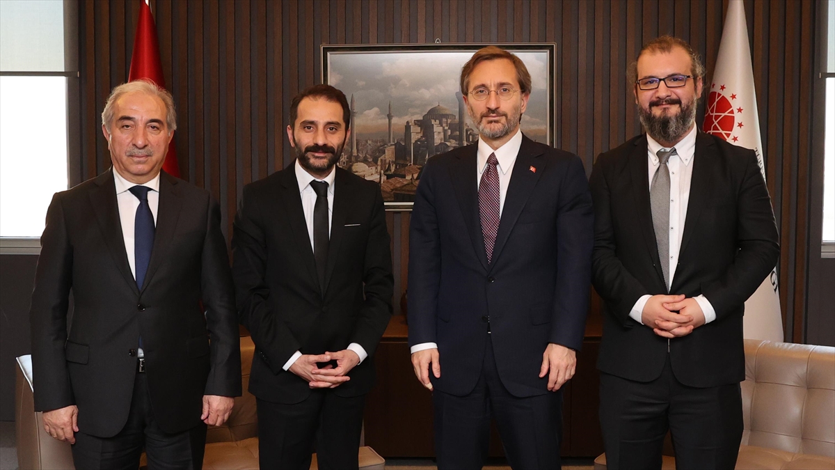 Cumhurbaşkanlığı İletişim Başkanı Altun, Sanatçı Burak Haktanır İle Bir Araya Geldi