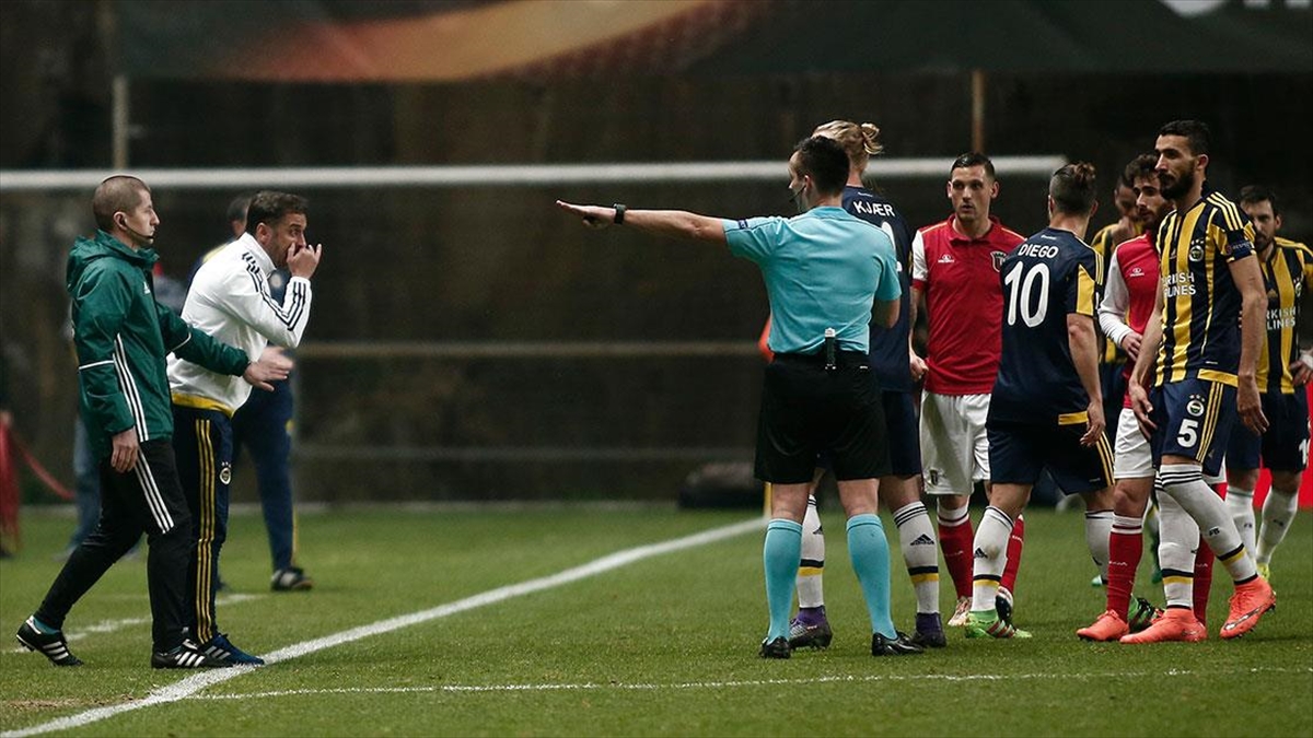 Dinamo Kiev-fenerbahçe Maçının 4. Hakemi Değişti