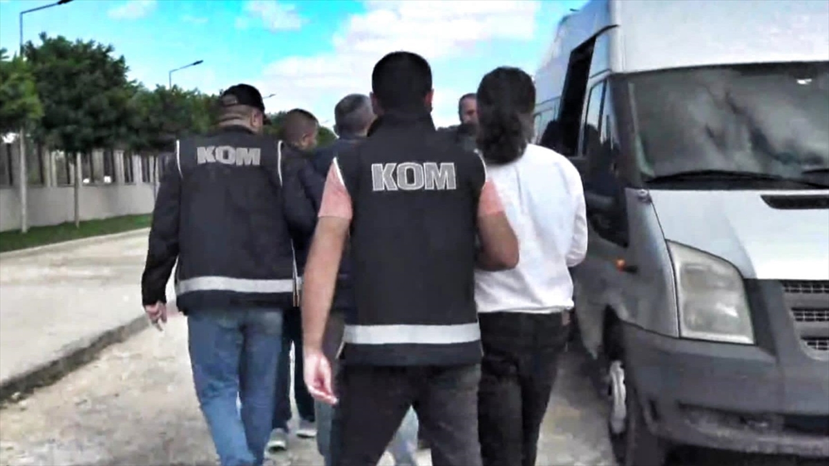 Eskişehir Merkezli 7 İlde Düzenlenen Fetö Operasyonunda 22 Şüpheli Gözaltına Alındı