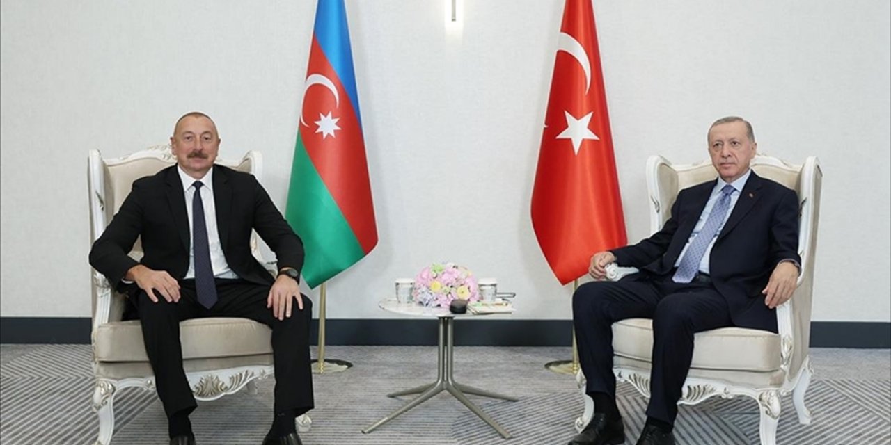 Erdoğan Ve Aliyev, Soçi'de Yapılan Azerbaycan-rusya-ermenistan Zirvesini Müzakere Etti