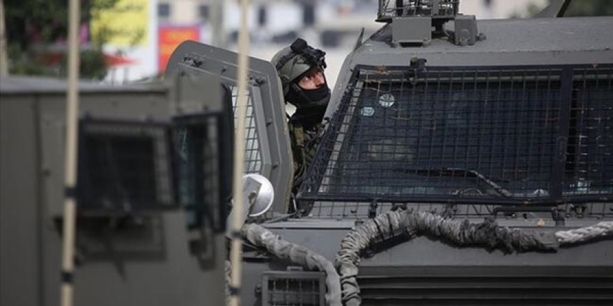 İsrail Polisi Filistin Yönetimine Bağlı Kudüs İşleri Bakanı'nı Gözaltına Aldı