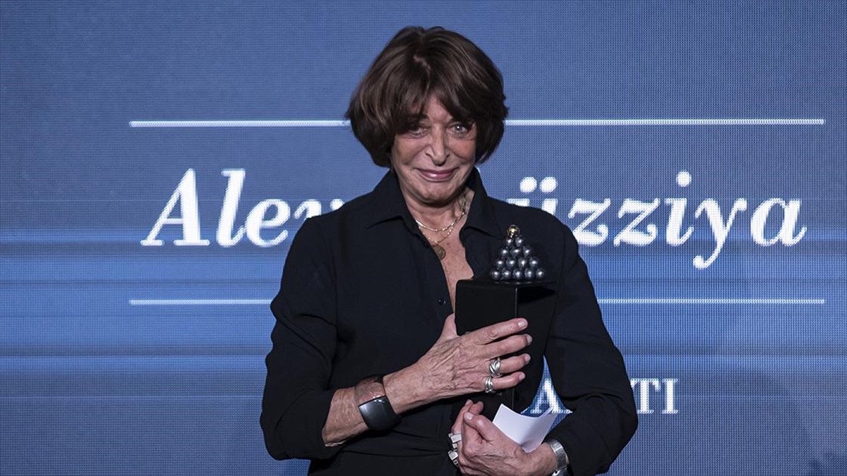 26. Aydın Doğan Ödülü, Seramik Sanatçısı Alev Ebüzziya'ya Takdim Edildi