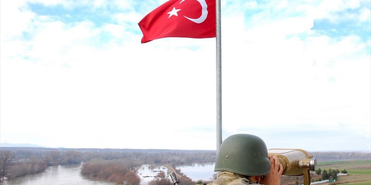 Türkiye'den Yunanistan'a Geçmeye Çalışan 10'u Fetö Mensubu 11 Kişi Yakalandı