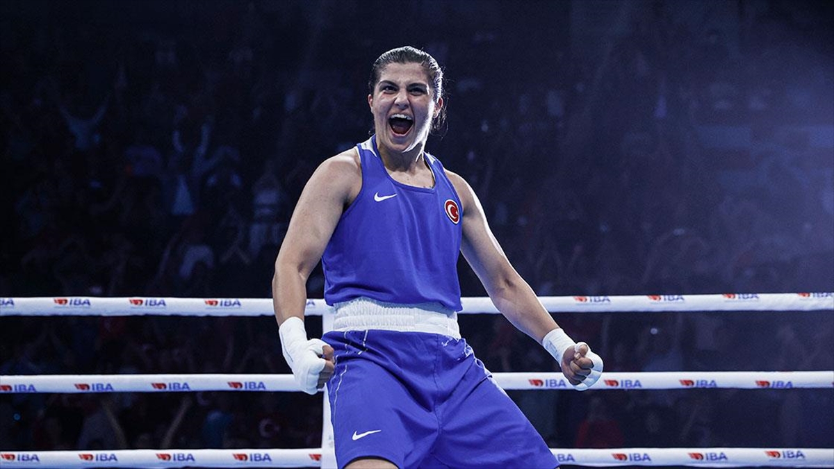 Milli Boksör Busenaz Sürmeneli, Omzundan Ameliyat Edildi