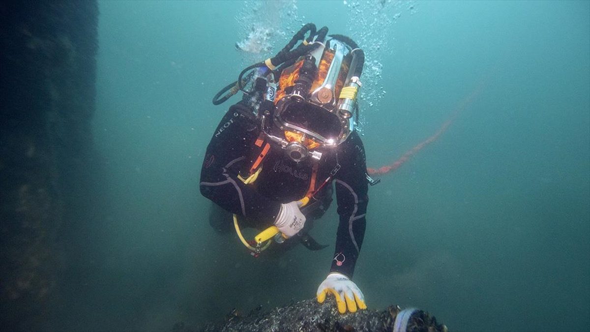 Derin Sulardaki İşler Onlara Emanet