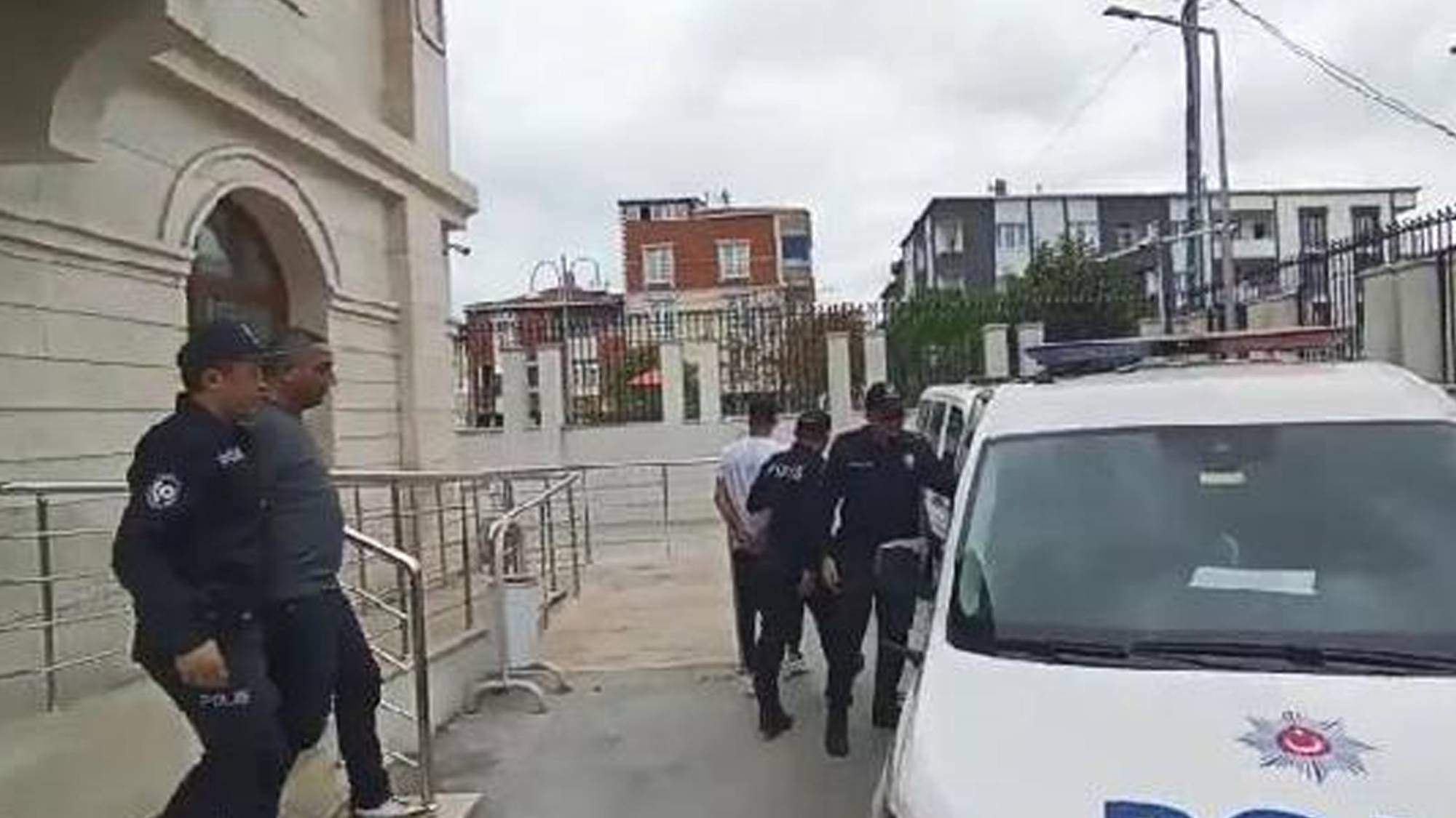 Avcılar’da sağlıkçılara saldıran 3 kişi tutuklandı