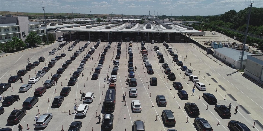 Yurt Dışında Yaşayan Türk Vatandaşlarının 'Hasret' Yolculuğu