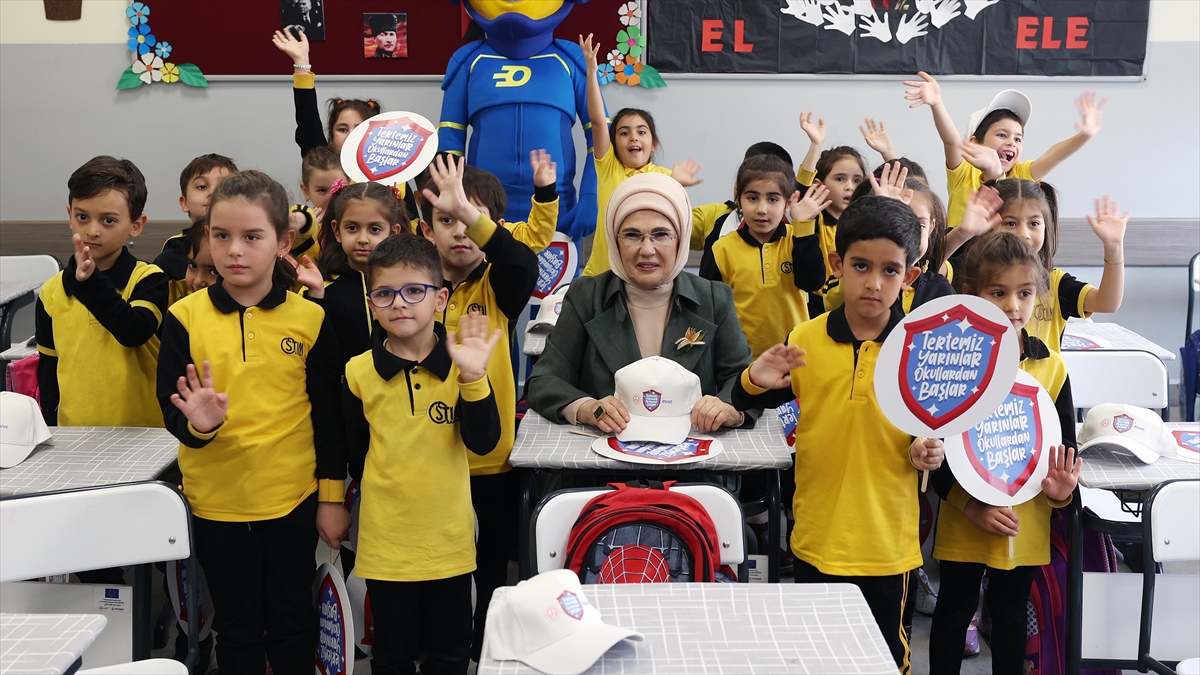 Emine Erdoğan: Temizlik, Gündelik Ve Alelade Bir Pratikten Ziyade İnancımızın Özünü Oluşturan Bir Yaşam Prensibidir