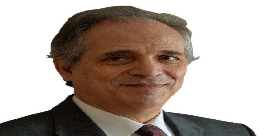 Ahmet Tan Yazdı: Hortlak İle Kol Kola