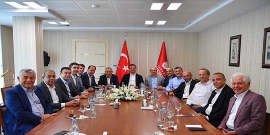 CHP'li Vekil, Ekrem İmamoğlu'nun CHP'li Başkanlarla Yaptığı Toplantıyı Eleştirdi