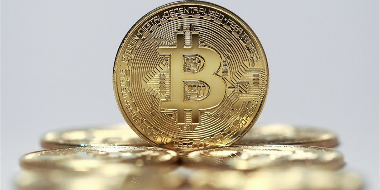 Bitcoin'in Fiyatı 17 Bin Doların Altını Gördü