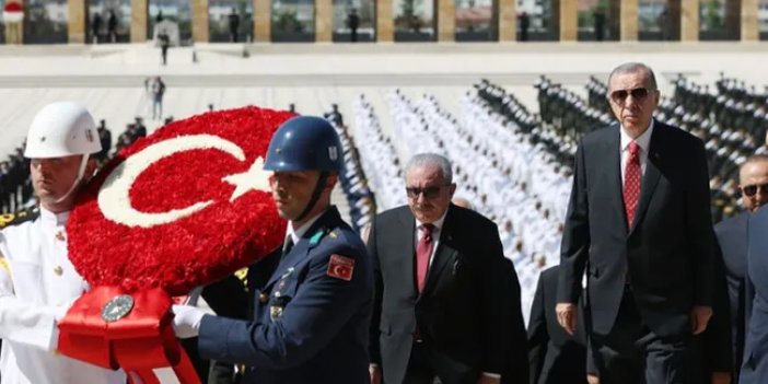 Devlet Erkanı Anıtkabir'de