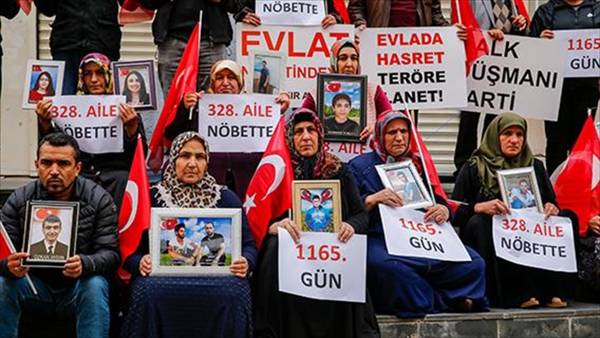 Diyarbakır Annelerinin Oturma Eylemine İki Aile Daha Katıldı