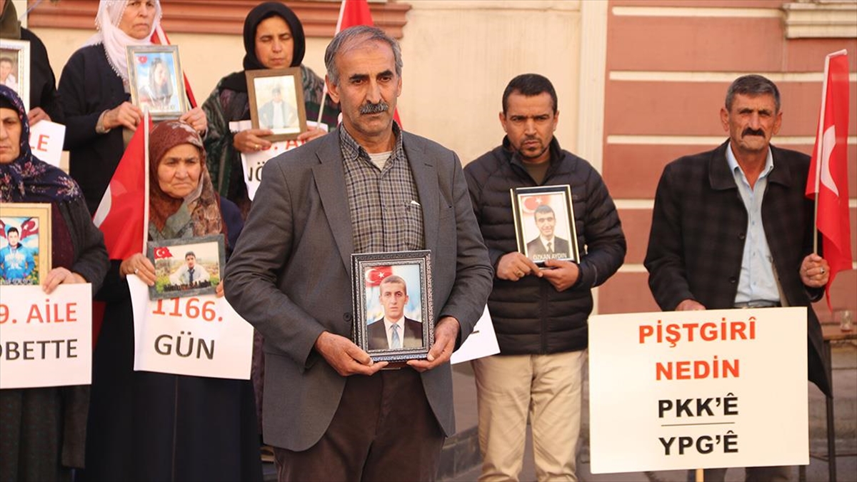 Diyarbakır Annelerinin Oturma Eylemine Bir Aile Daha Katıldı